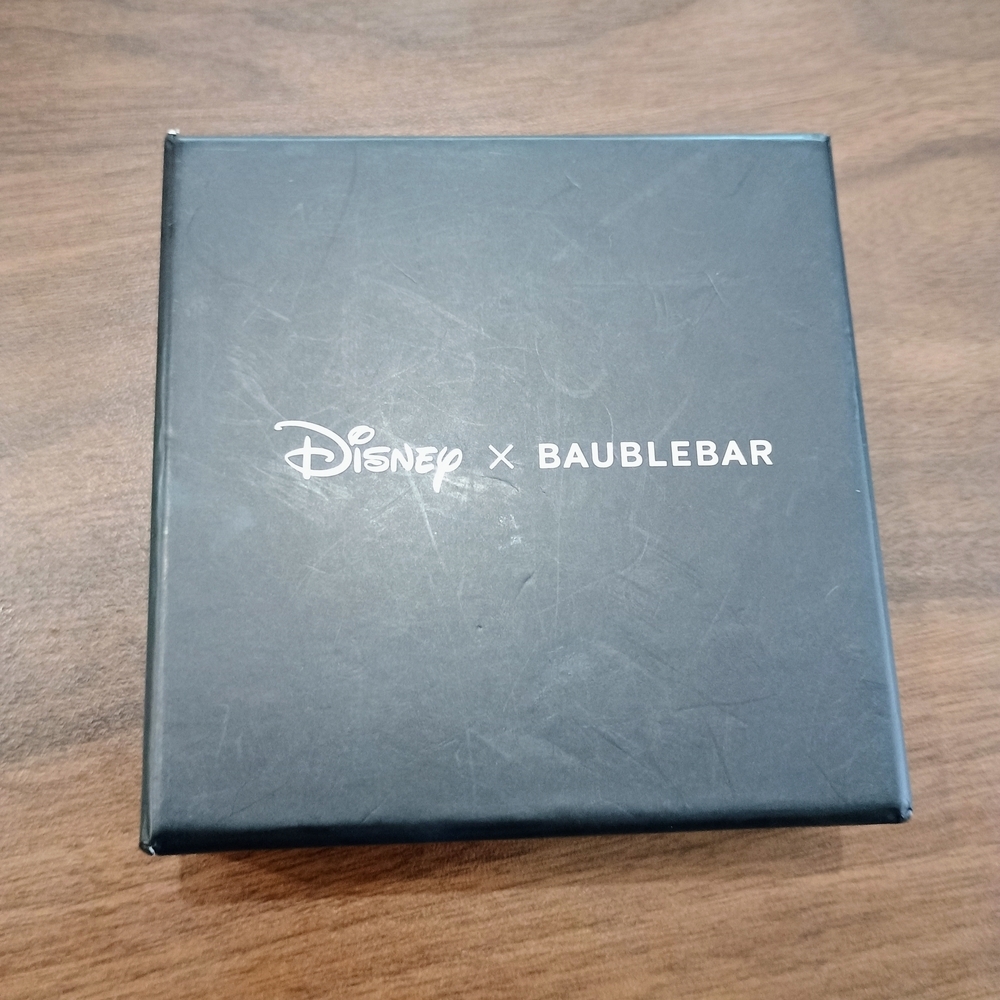 Disney Minnie Mouse Gold  Earrings - Picture 4 of 4